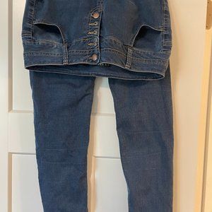 High waisted skinny jeans with button closure